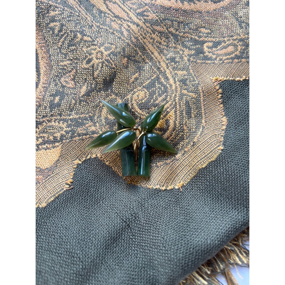 Vintage Nephrite Jade Bamboo Brooch Green Stone Botanical Gold Tone Pin